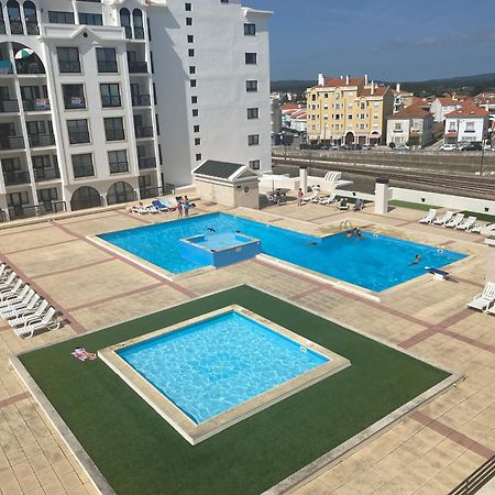 Beachfront 3Bdr Apt On Marginal Boulevard São Martinho do Porto Exterior photo