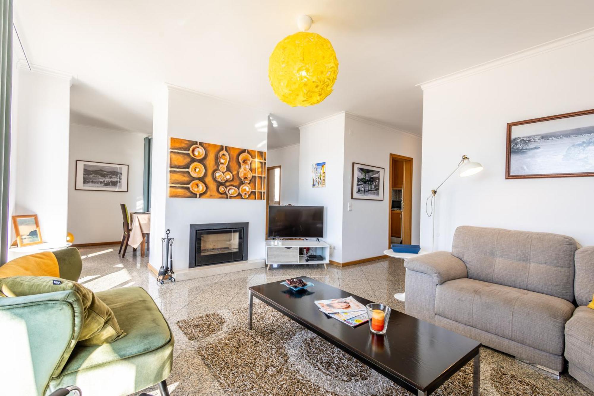 Beachfront 3Bdr Apt On Marginal Boulevard São Martinho do Porto Exterior photo