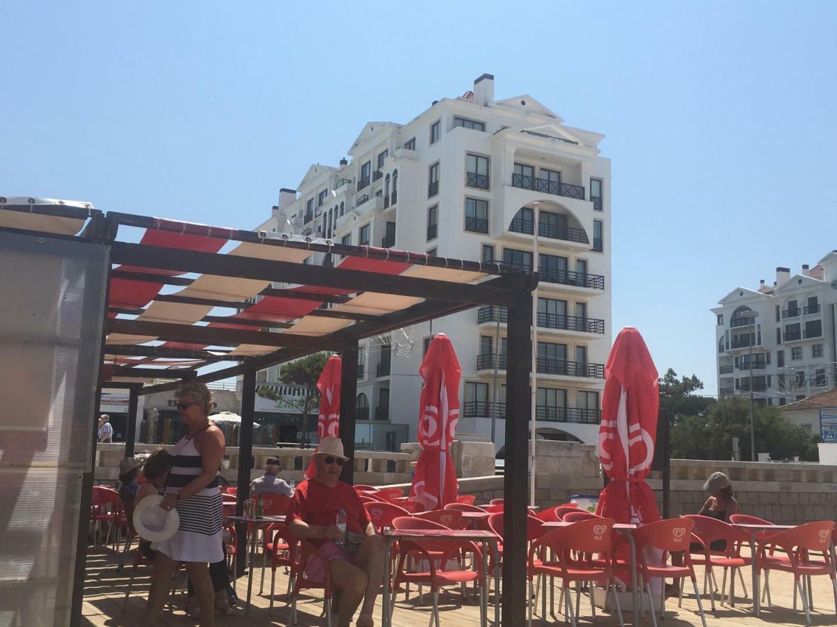 Beachfront 3Bdr Apt On Marginal Boulevard São Martinho do Porto Exterior photo